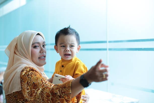 anak tidak mau mendengarkan, anak cuek saat disuruh, komunikasi efektif dengan anak, anak shut down, parenting empatik, cara berbicara dengan anak, anak sulit diarahkan